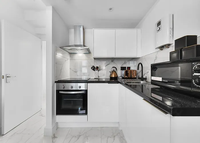 Modern One Bedroom Flat - Sleeps 3 - Transport Links - Finchley Road, Euston, King Cross Station - London Nw3