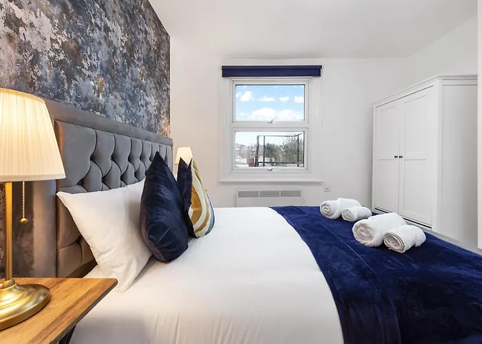 Modern One Bedroom Flat - Sleeps 3 - Transport Links - Finchley Road, Euston, King Cross Station - London Nw3